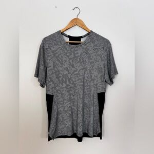 Lululemon Men’s Fast and Free SEAWHEEZE shirt medium